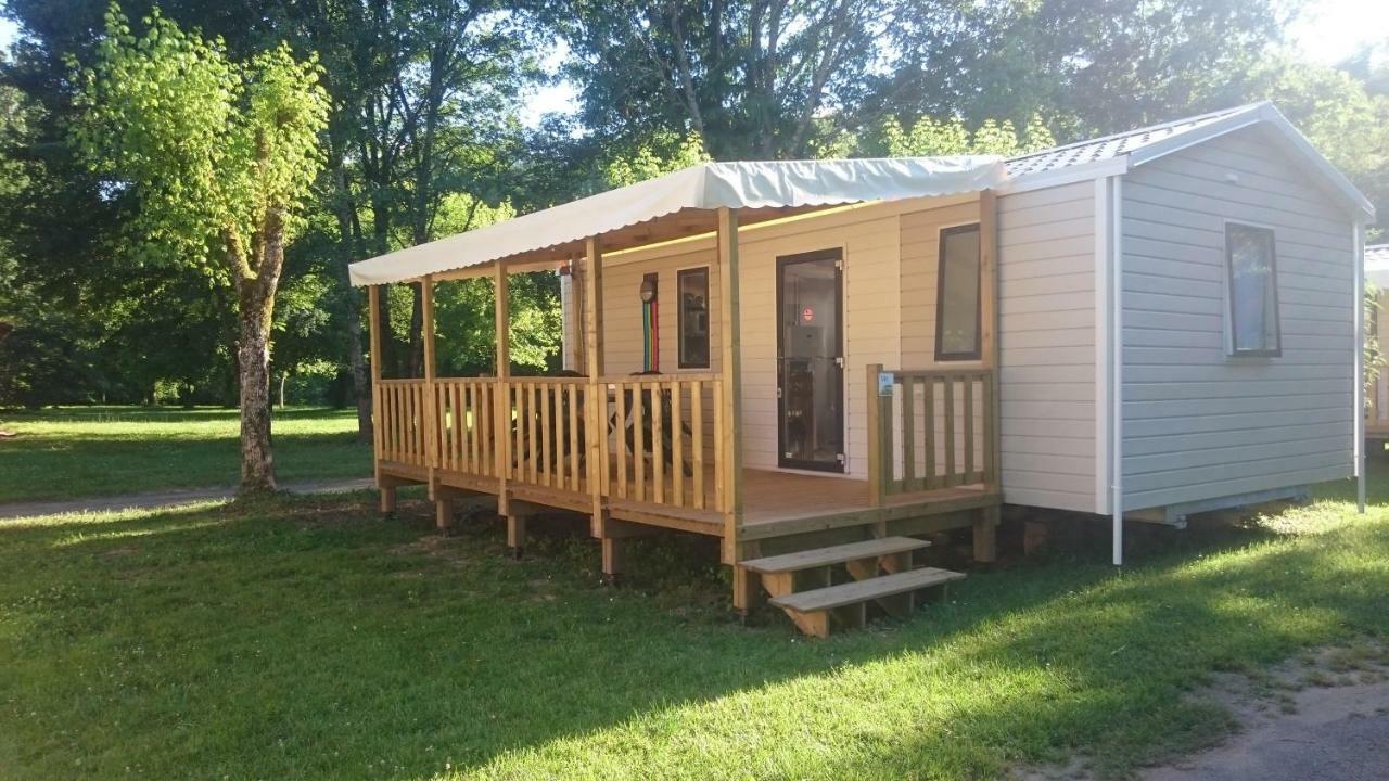 Camping Paradis Le Rocher De La Granelle Ле-Бюг Экстерьер фото